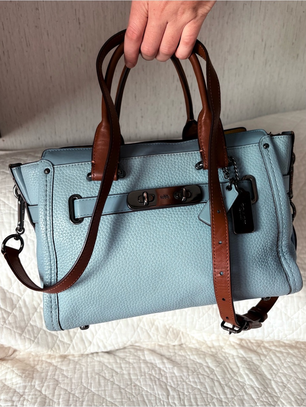 Coach vintage 2016 swagger blue yellow tan colorblock top handle handbag satchel